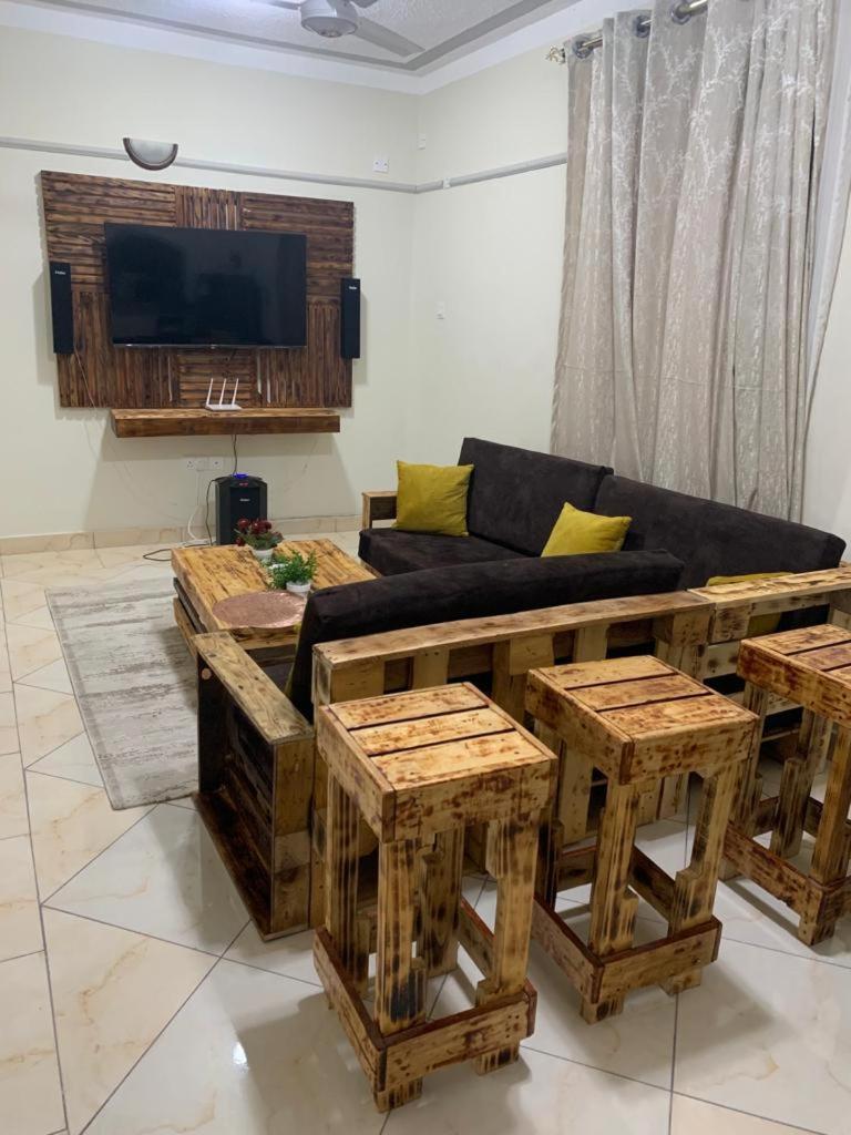 Kc Homes Tours &Travels Mombasa Exteriör bild